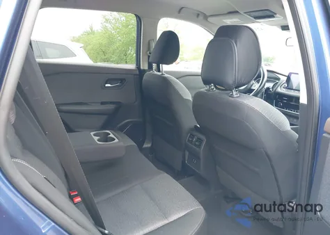 2021 Nissan Rogue Sv Intelligent Awd z USA, uszkodzony, nr VIN 5N1AT3BB8MC733795